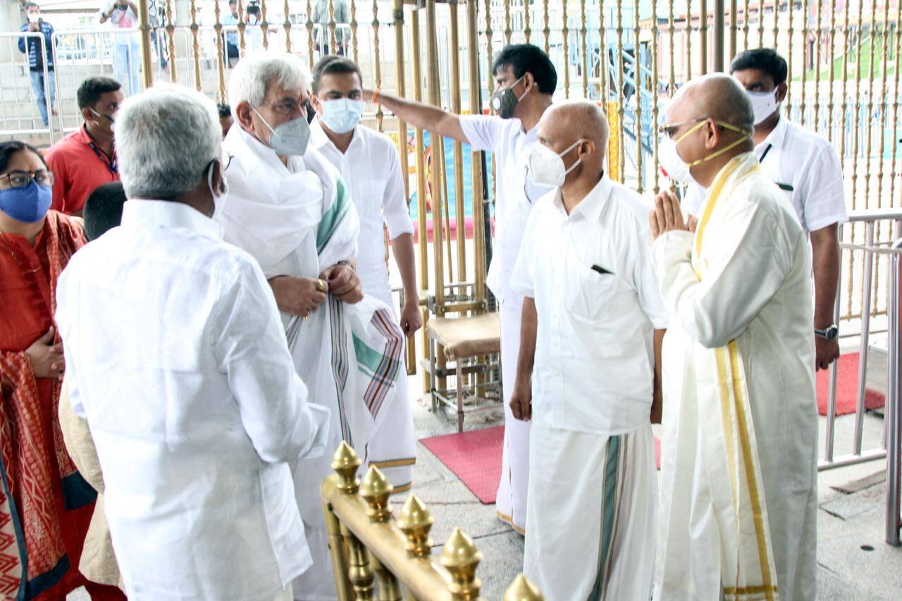 J&K L-G in Tirumala 