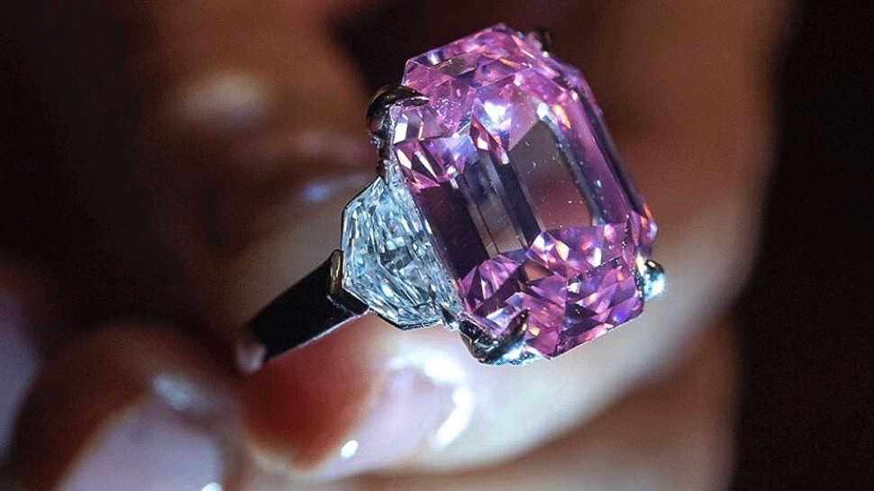 World&#039;s largest vivid-pink diamond to fetch this mind-boggling amount at auction in Geneva