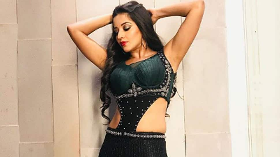 Monalisa breaks the internet with her black slit loungewear, pics go viral!