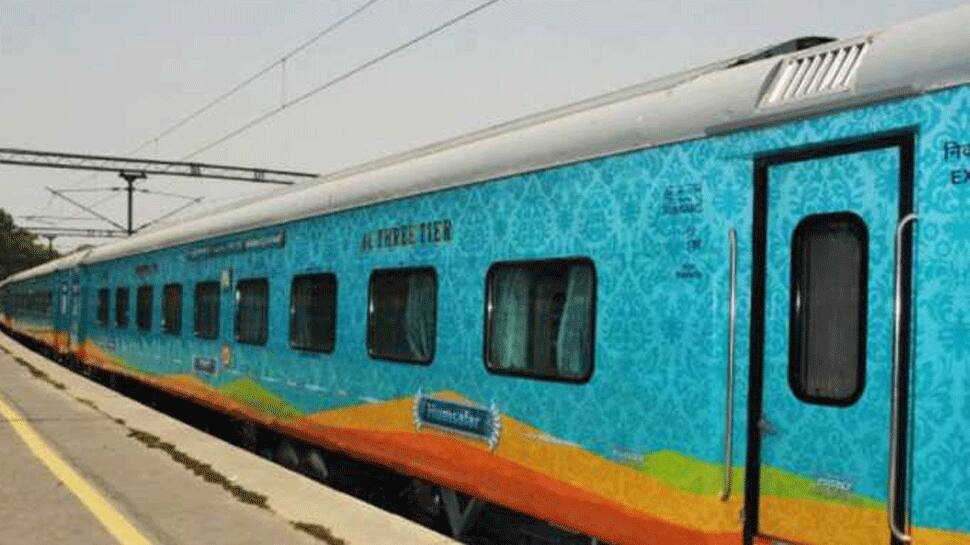 Humsafar train gets divided into two, creates panic in passengers 