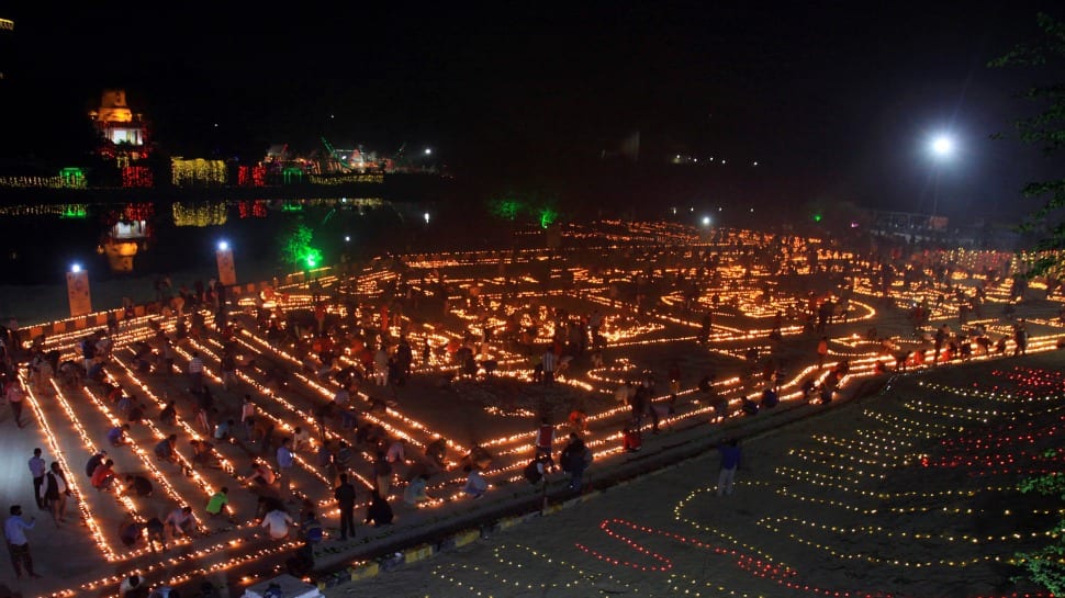 Ayodhya&#039;s Deepotsav makes Guinness World record by lighting over 6 lakh diyas, CM Yogi Adityanath says 7.51 lakh will be lit in 2021