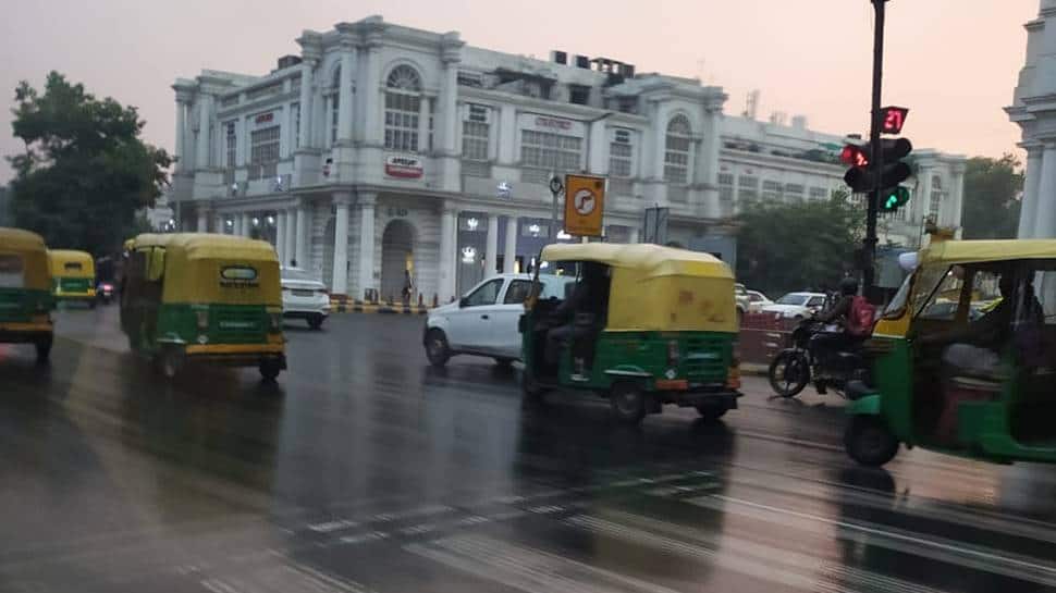 Light rains lash Delhi-NCR, provide temporary respite from air pollution