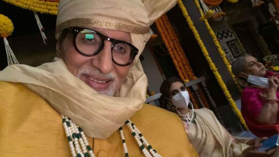 Amitabh Bachchan shares work selfie with family. Such a sweet pic!