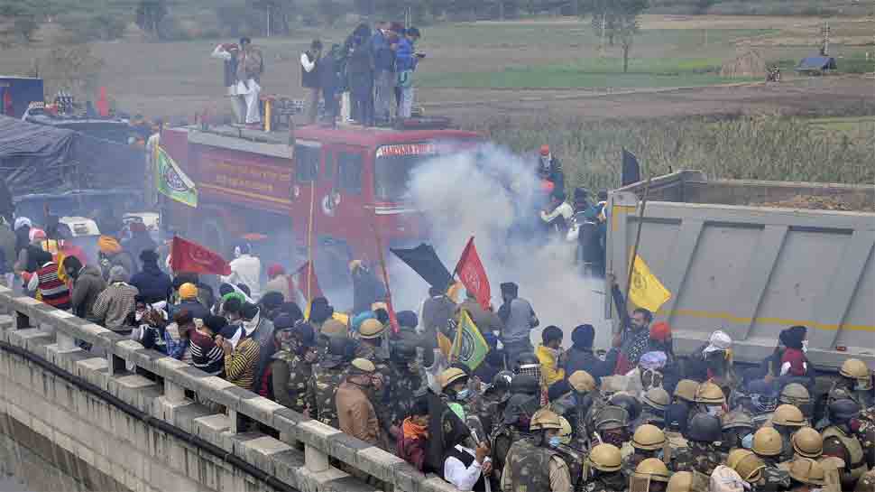 Farmers' Delhi Chalo protest march: Delhi commuters advised to avoid  Singhu, Gurugram borders | India News | Zee News