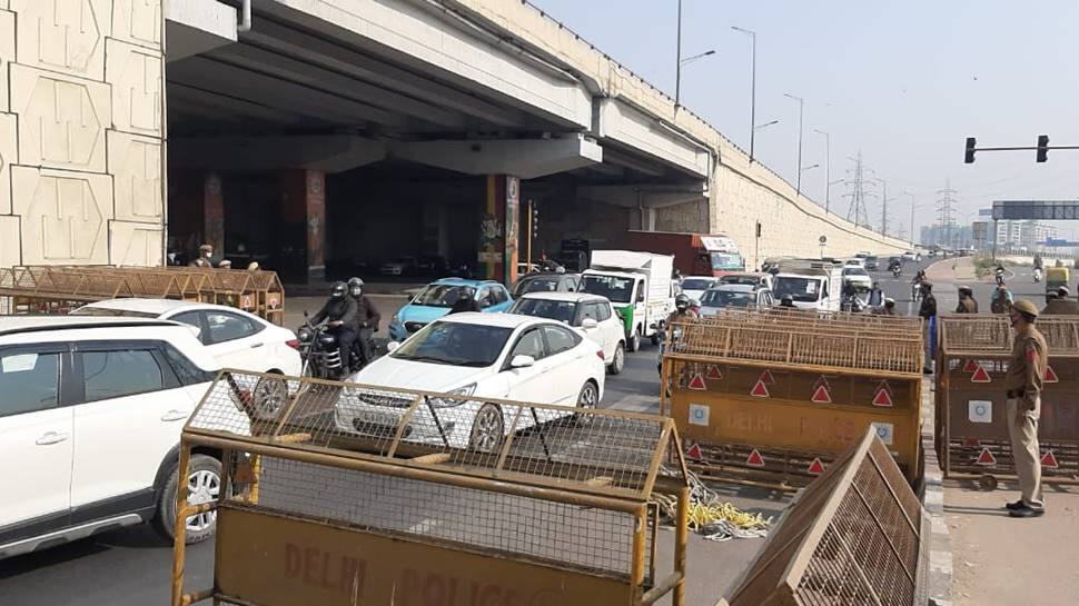 Farmers in Uttar Pradesh&#039;s Mathura, Baghpat join &#039;Chalo Delhi&#039; protest; massive jam seen at borders