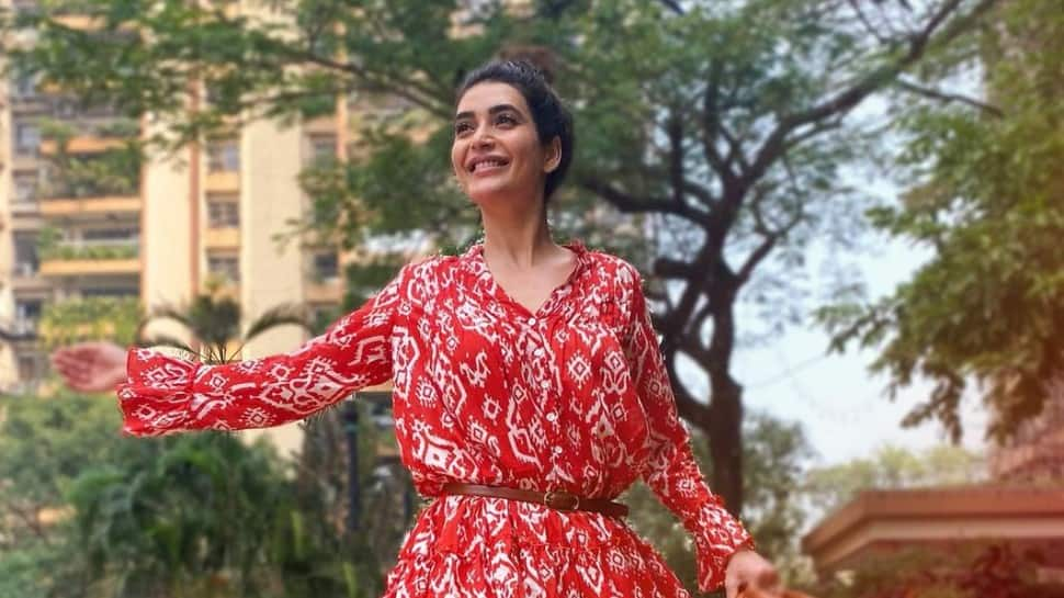 Karishma Tanna’s dreamy sensational photoshoot goes viral!