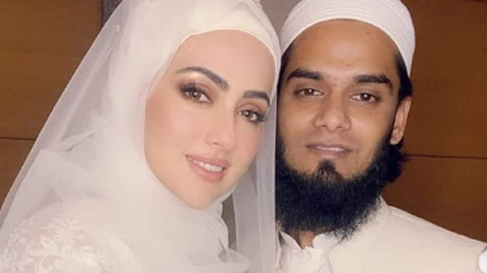 Bigg Boss fame Sana Khan calls &#039;halal love&#039; beautiful, shares new viral wedding pics with hubby Mufti Anas Sayied!