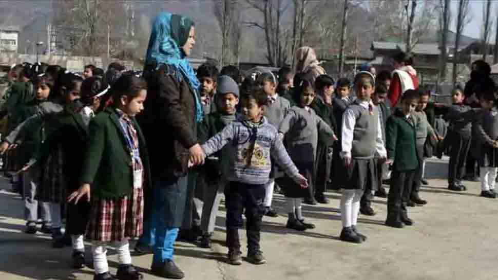 J&amp;K schools, colleges to remain closed till this date; wedding cap limited to 100 guests — Check latest COVID guidelines