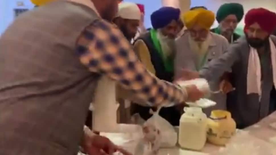 Farmer leaders bring their own food at Vigyan Bhawan meeting with Centre, refuse to accept that offered by govt: Watch