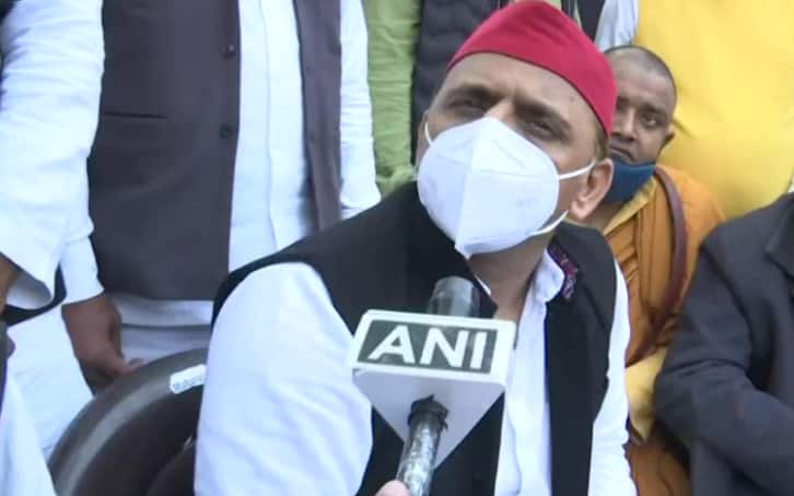 Farmers protest: SP chief Akhilesh Yadav detained after he sits on dharna; writes to LS Speaker on breach of privilege