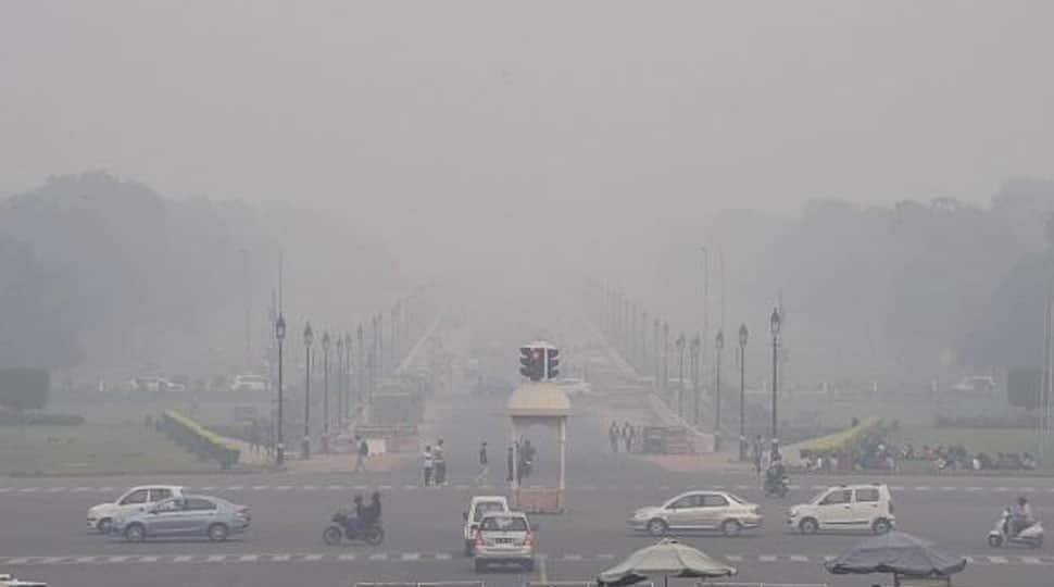 Delhi&#039;s air quality index in &#039;very poor&#039; category, PM 2.5 level at 367