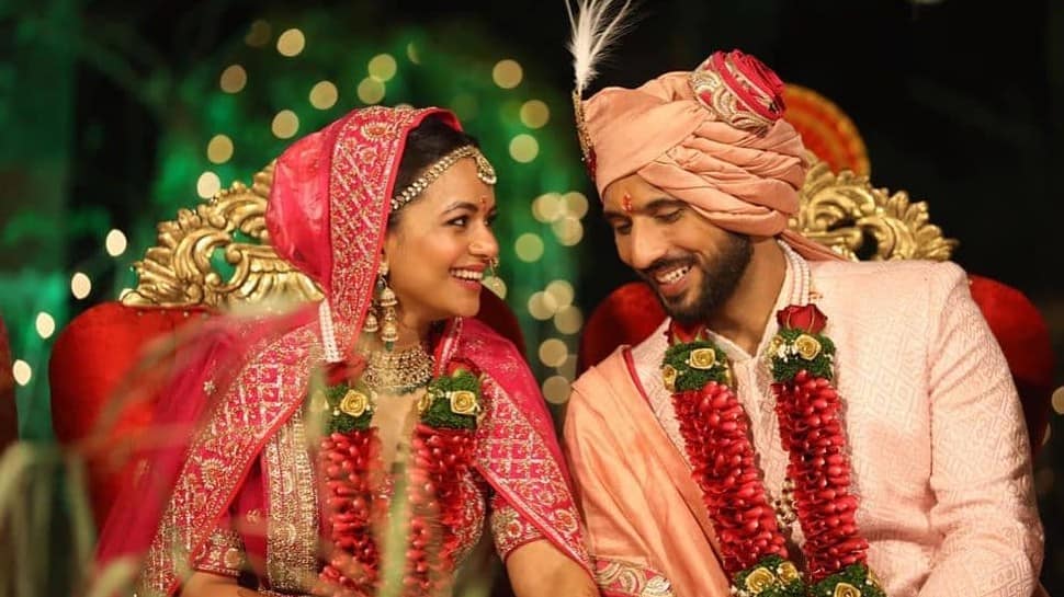 Punit Pathak and Nidhi Moony Singh’s wedding pictures go viral - Take a