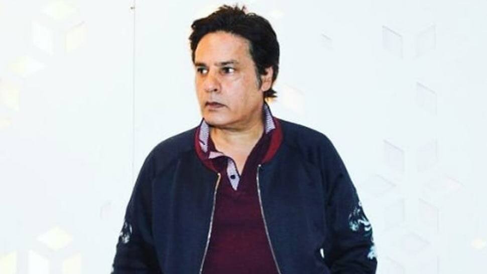 After battling brain stroke, &#039;Aashiqui&#039; actor Rahul Roy updates about his health, shares pics from hospital 