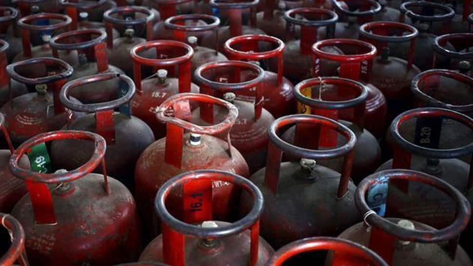 LPG cylinder Price: The oil companies owned by the government have decided to hike prices of LPG cylinders after which common man is worried. 