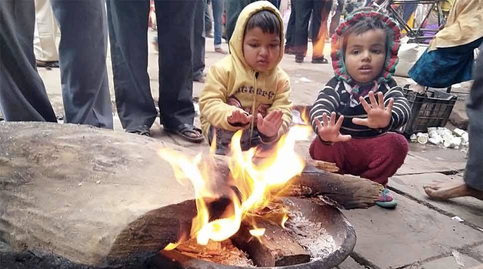 Dense fog engulfs Delhi, IMD predicts &#039;cold wave&#039; in national capital