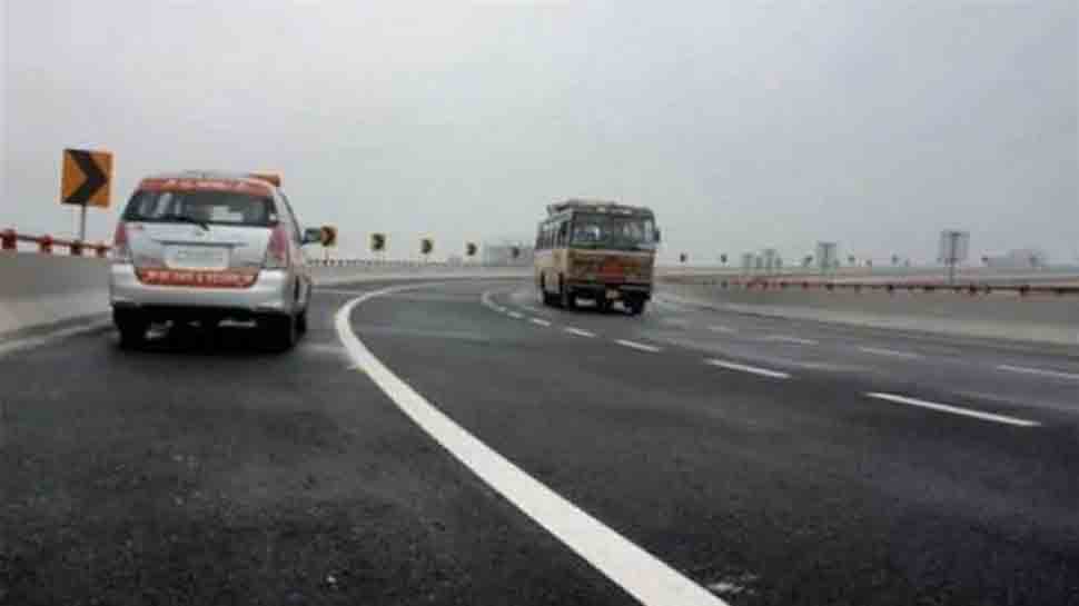 Major mishap on Yamuna Expressway, all car passengers charred to death; know what led to the accident