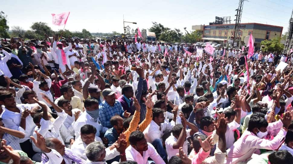 Farmers’ protest enters 30th day; Rahul Gandhi-led Congress delegation to meet President, submit 2 crore signatures against farm laws