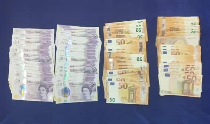 Euros, pounds worth 7.78 lakh seized from passenger&#039;s bag at Chennai Airport 