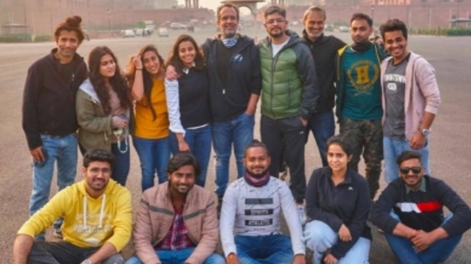 Anand L.Rai wraps up shoot for &#039;Atrangi Re&#039; in Agra with picture on social media - Take a look