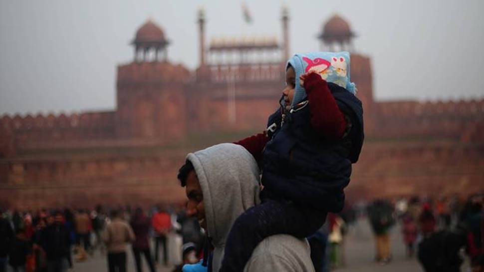 Delhi shivers under cold wave, temperature may dip to 2 degrees Celsius 