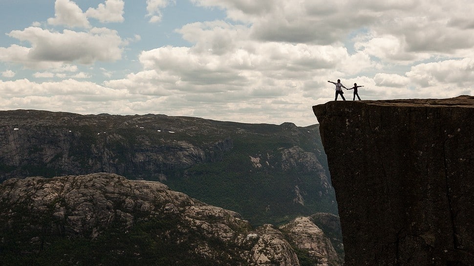 Proposal gone wrong: Austrian woman tumbles from cliff moments after saying &#039;Yes&#039;