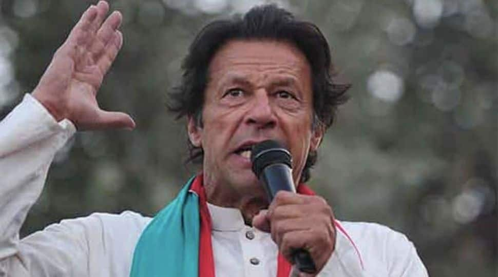 Don&#039;t blackmail me, Pakistani PM Imran Khan tells Hazaras protesting against Machh slaughter in Balochistan