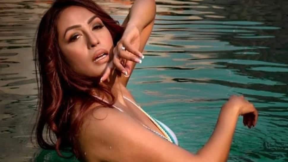  Kashmera Shah’s sultry bikini look in a pool sets the internet on fire