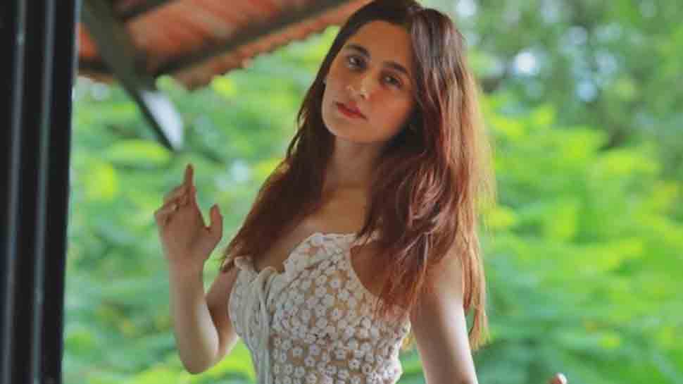 Sanjeeda Shaikh&#039;s latest white swimsuit video will take your breath away, &#039;Ufff, beautiful&#039;, comments a fan, watch