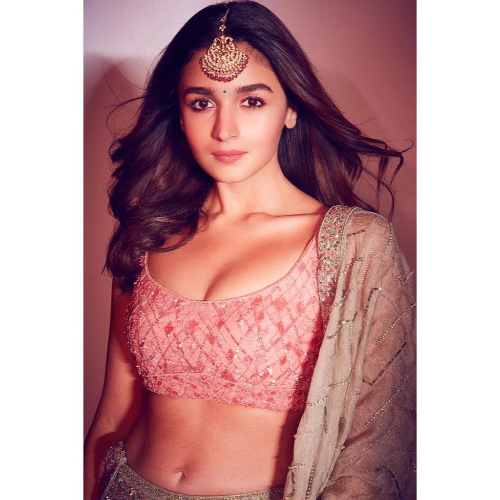 Alia looks absolutely glamourous in this glittery lehenga