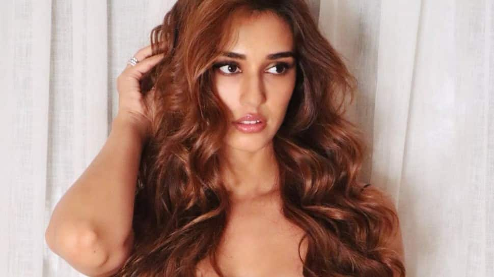 Disha Patani grooves to Tiger Shroff’s ‘Casanova’ in black bikini: Watch