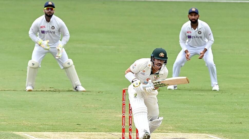 Australian opener David Warner put on 89 runs for the first wicket before India struck back. (Source: Twitter)