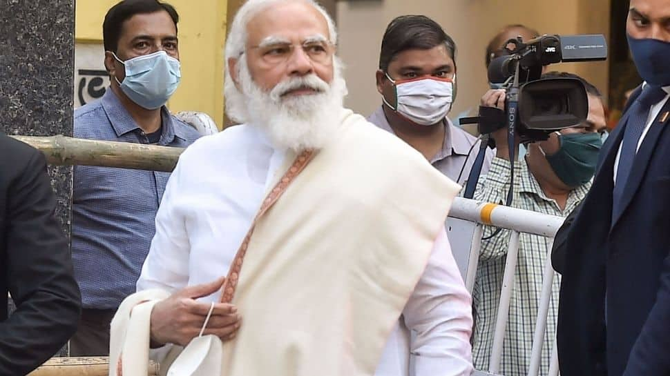 PM Modi outside Netaji Bhawan