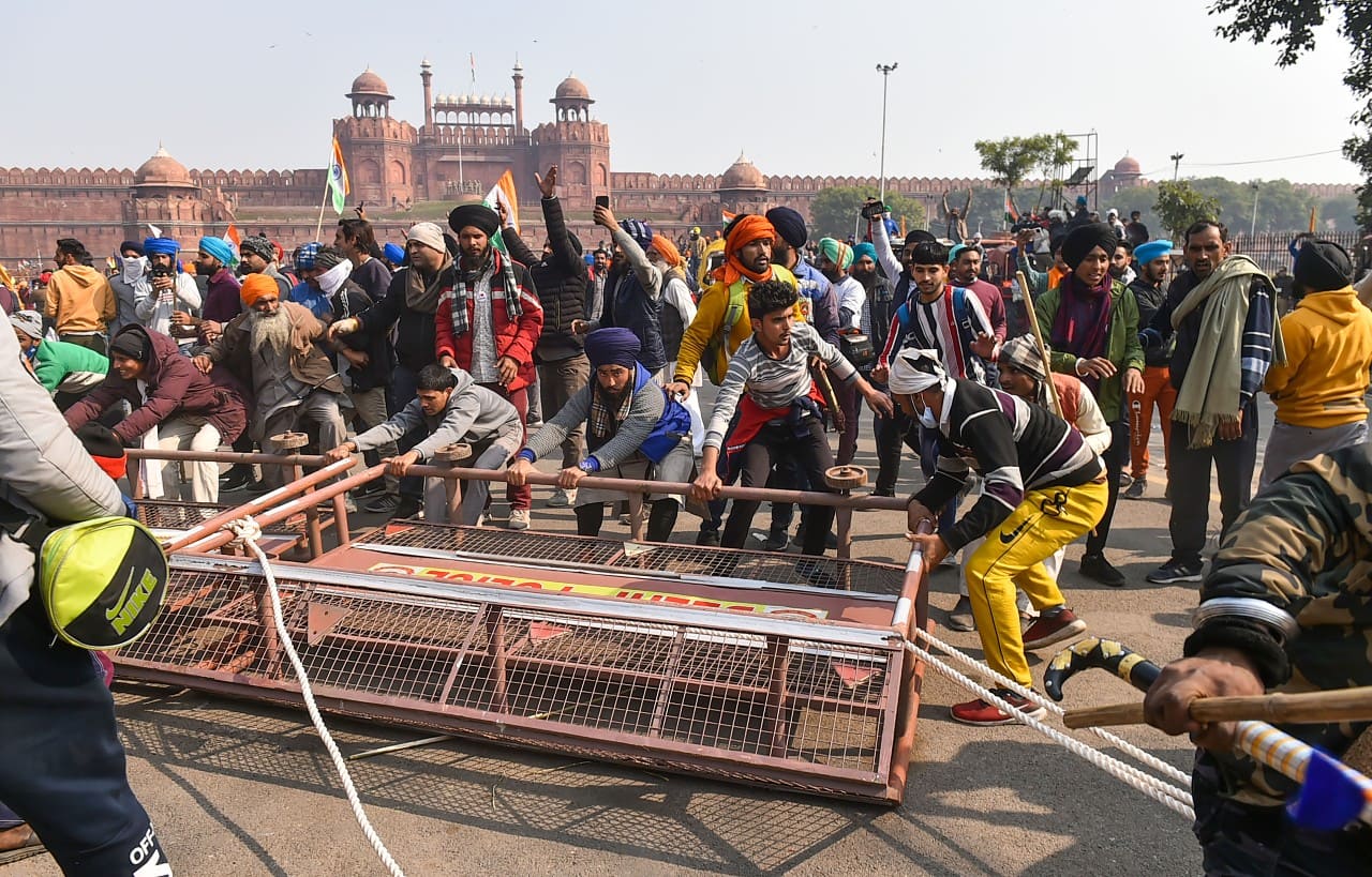 The farmers' confrontation with the police lasted for around 40 minutes