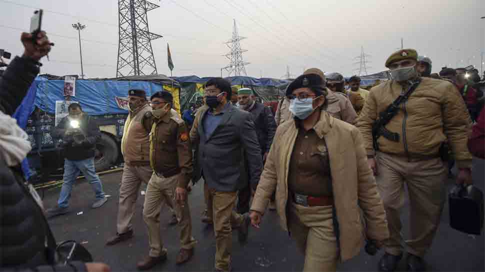 Delhi Police summons 6 farmer leaders in Republic Day violence case, rioters charged under UAPA