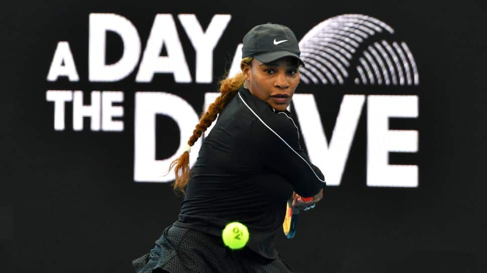 Former World No. 1 Serena Williams in action against Naomi Osaka. (Source: Twitter)