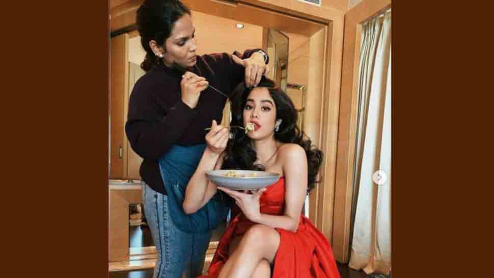 Janhvi Kapoor’s struggle to fit into an outfit after gorging on noodles will leave you in splits