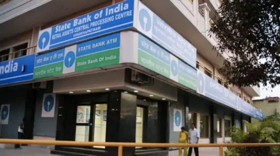 SBI issues this new rule for ATM transaction, know how to avoid penalty