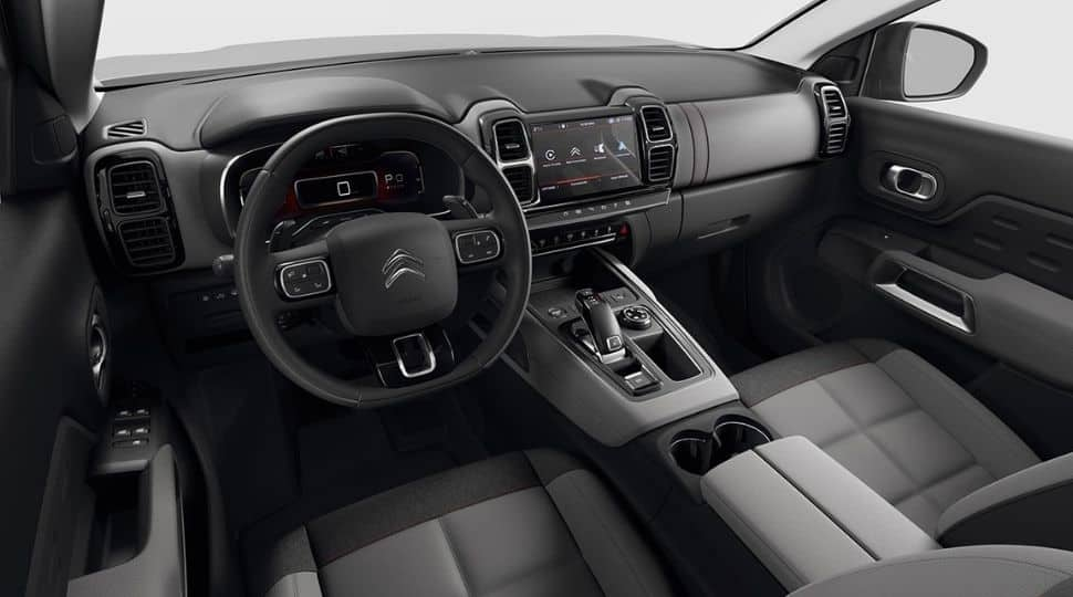 The Citroen C5 Aircross gets a host of features on the inside. The cabin is spacious and gets an 8-inch infotainment touchscreen system which supports Apple CarPlay and Android Auto.