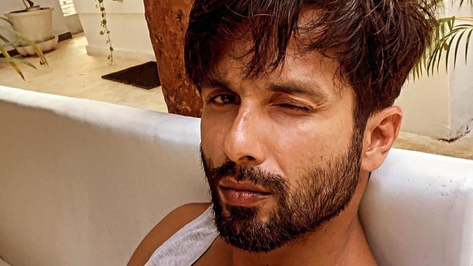 Shahid Kapoor strikes pose in uber cool shades, steals hearts, check out his pic