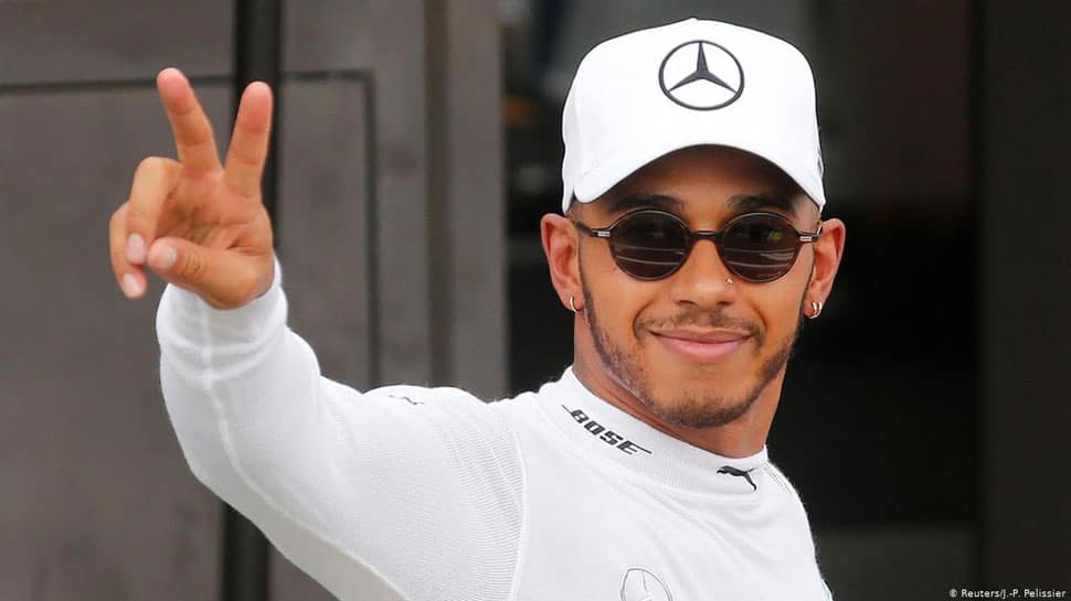 Lewis Hamilton signs new one-year contract with Mercedes