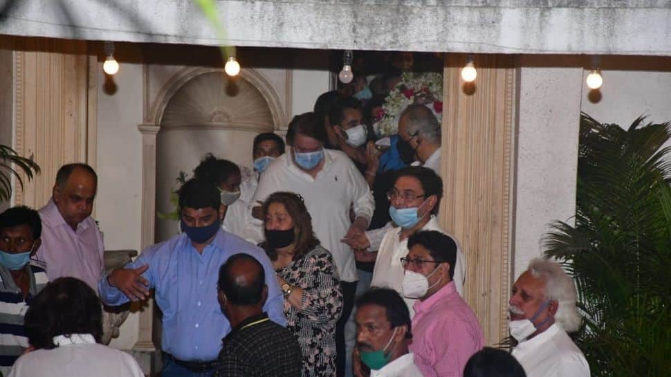 Kapoor clan attend the last rites  