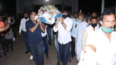 Ranbir Kapoor bids farewell to uncle Rajiv Kapoor 