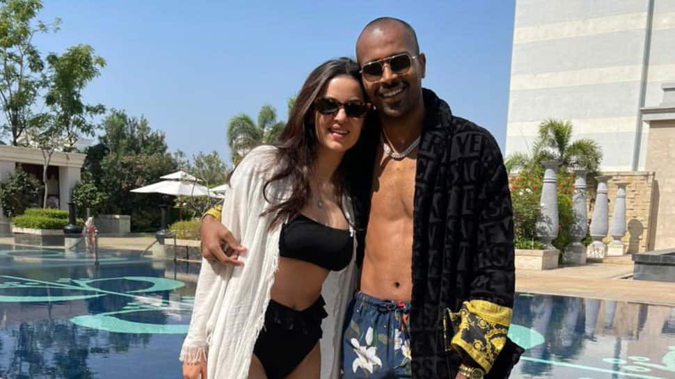 Hardik Pandya spends quality time with son and wife