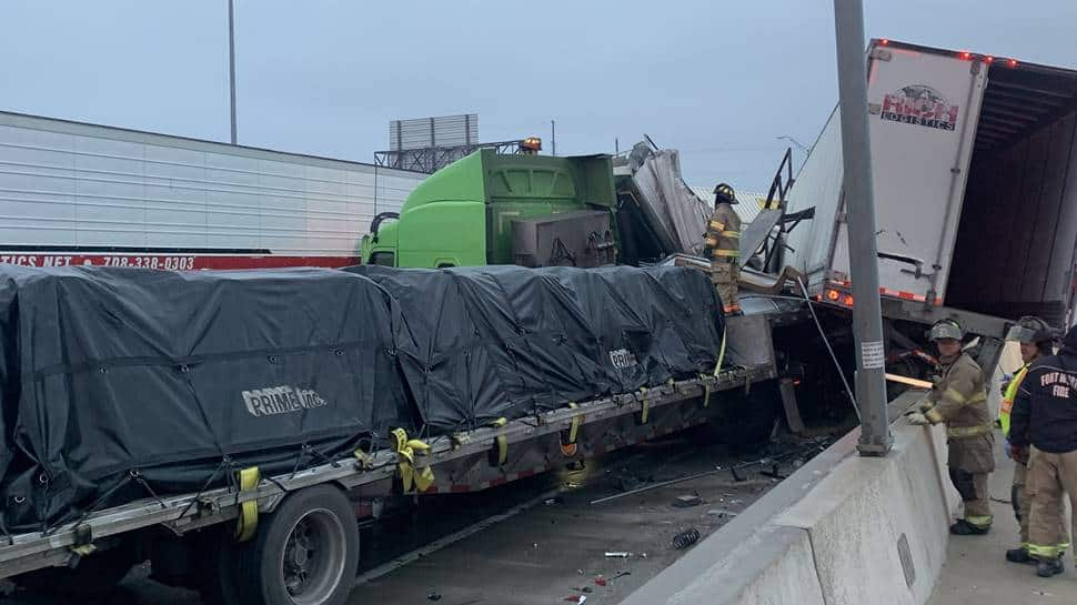 Massive pileup of 130 vehicles on icy Texas interstate in US, 6 killed