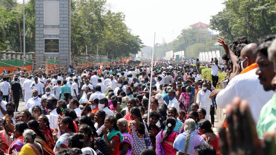 Crowds gathered in the street to welcome the Prime Minister