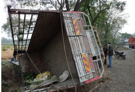 Maharashtra: 15 labourers, including 2 children, dead after truck overturns in Jalgaon district