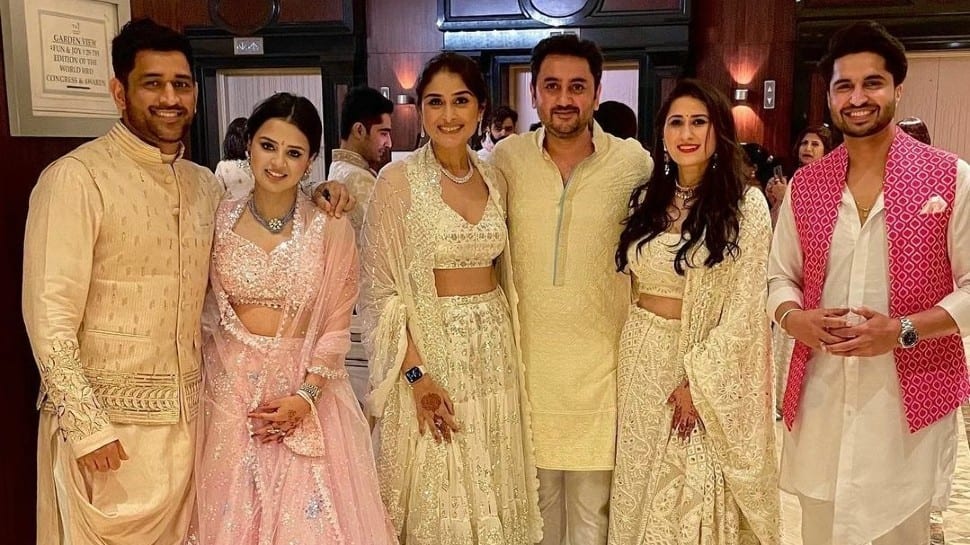 IPL 2021: CSK skipper MS Dhoni dazzles with wife Sakshi in ethnic wear 