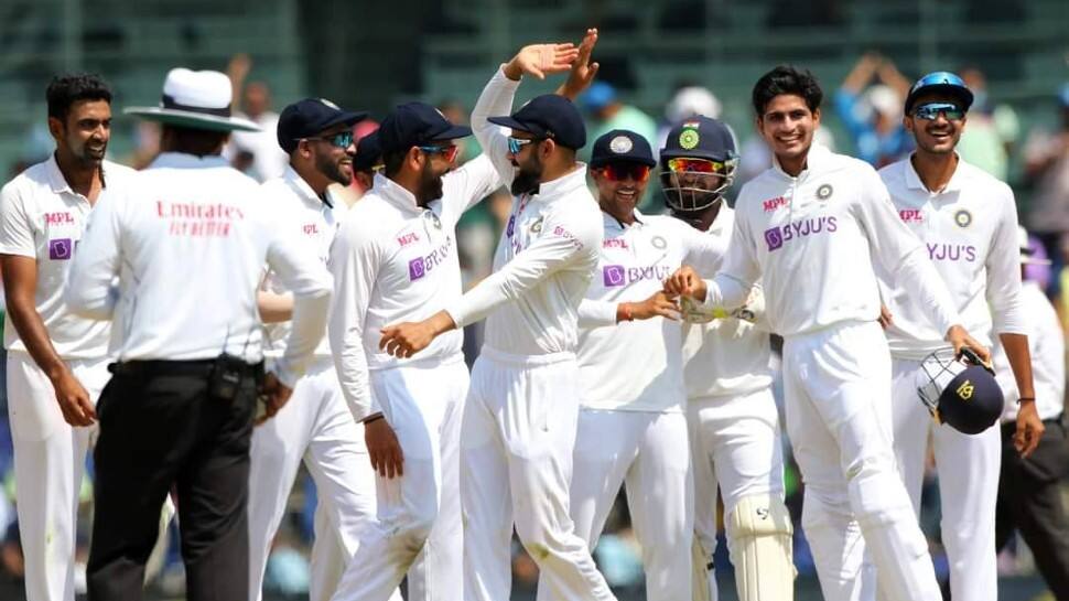 Virat Kohli and his Indian team celebrate their massive 317-run win over England in the second Test in Chennai. (Source: Twitter)