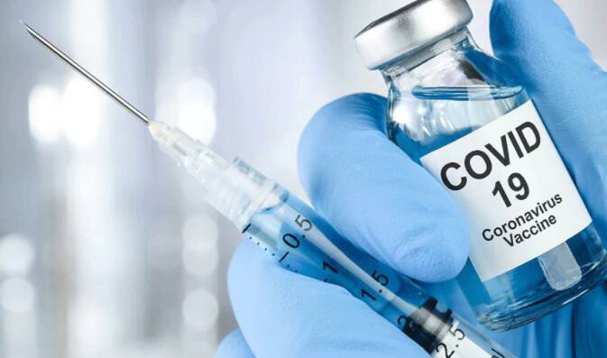 Noida DM Suhas LY, Police Commissioner Alok Singh get COVID-19 vaccine 