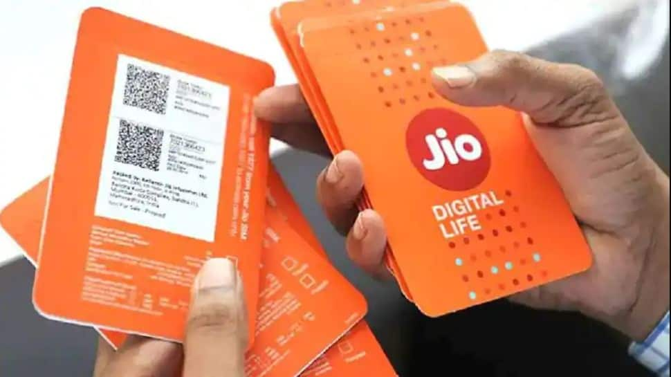 Good news! Reliance Jio gives attractive cashback offers: Avail up to Rs 1,000 off through these apps